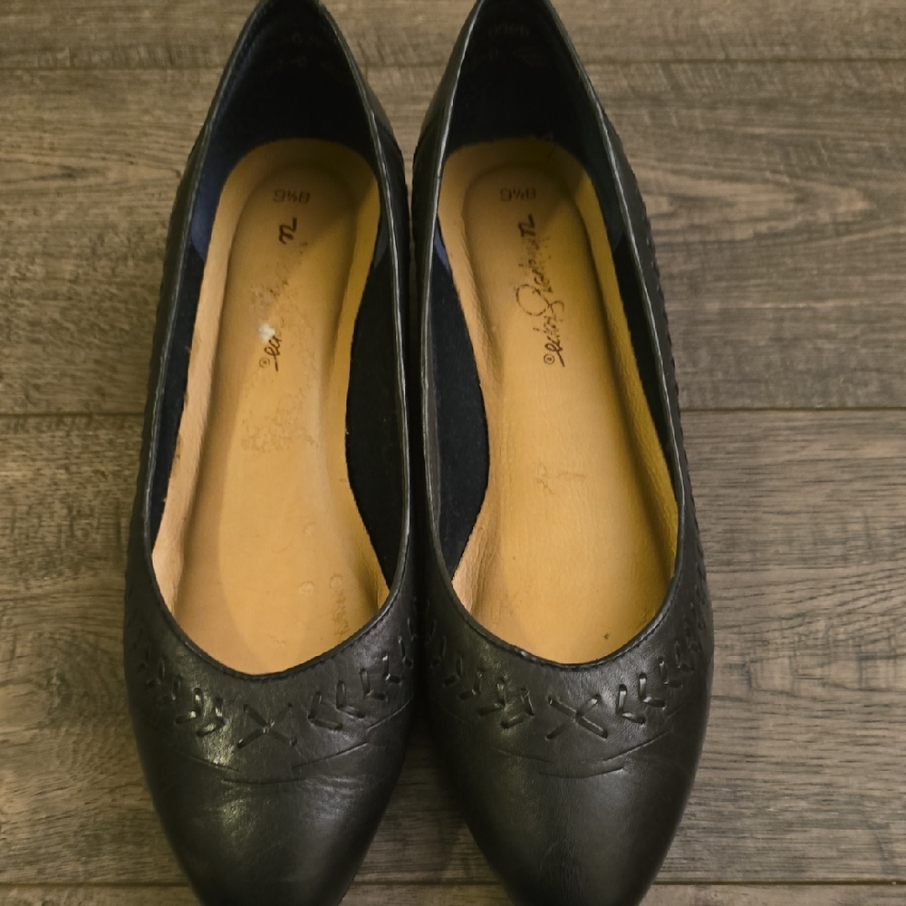 Whisper Steps Vintage Black Women's‎ Sandals 9.5
